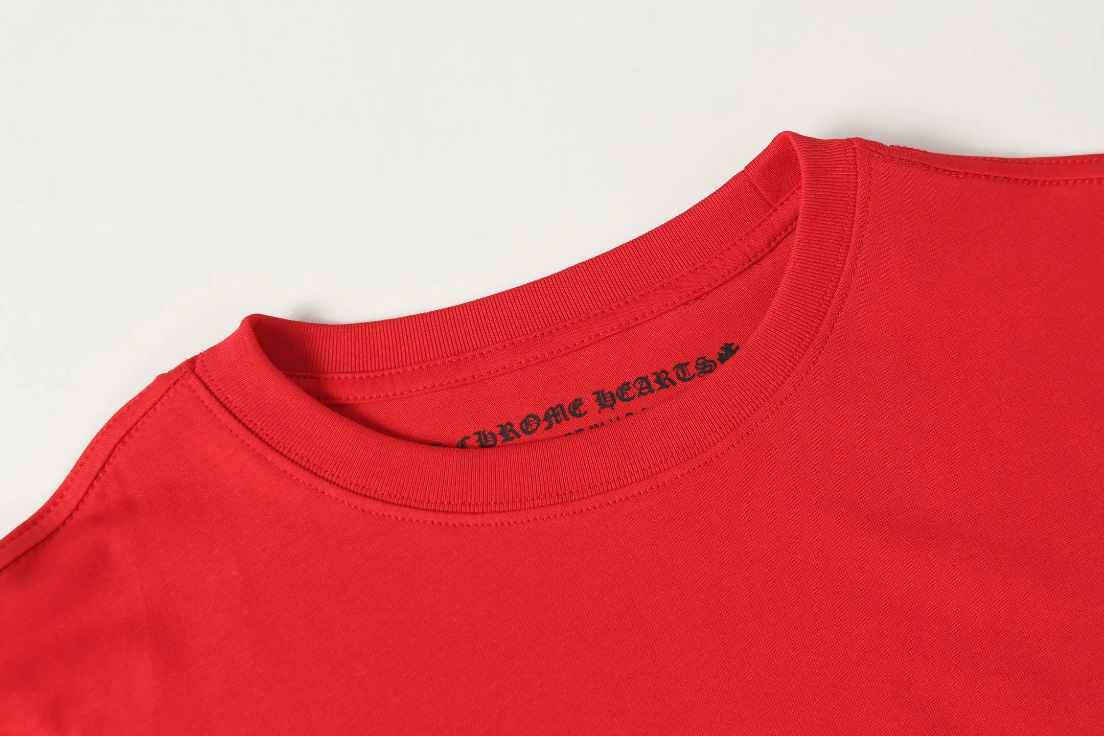 P160 Cross-border quantity model. If you pursue quality, please do not place an order. -Chrome Hearts/Chrome Hearts Sanskrit color printed graffiti ✍️Best-selling long-sleeved T-shirt -High weight, high density and high quality. The wool is soft, delicate and skin-friendly. It feels soft and silky. It has excellent warmth and skin-friendly properties.